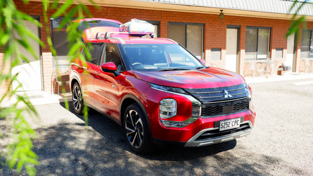 Mitsubishi Outlander PHEV Aspire LT 2022 hotel