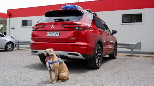 Mitsubishi Outlander PHEV Aspire LT 2022 rear 3/4 dog