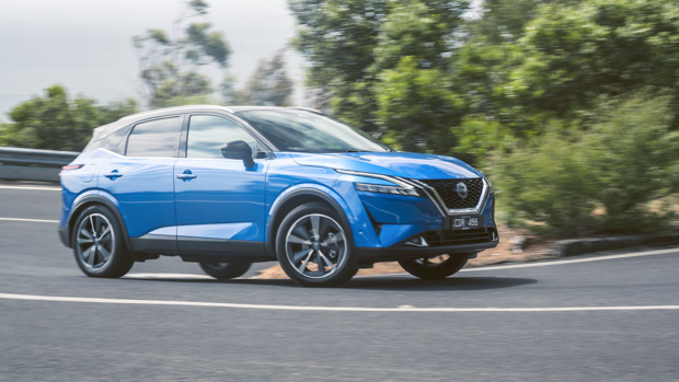 Nissan Qashqai Ti 2023 front hills