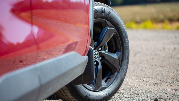 Toyota RAV4 Cruiser FWD Hybrid 2022 wheel