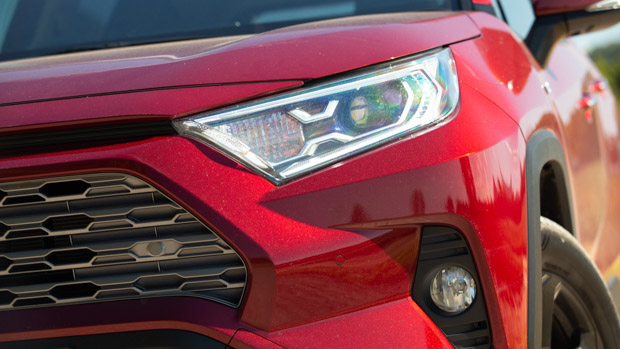 Toyota RAV4 Cruiser FWD Hybrid 2022 close