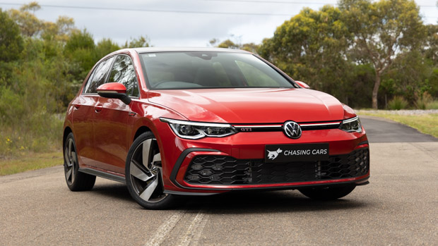 Volkswagen Golf GTI 2022 entrance 3/4