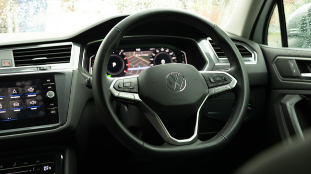 Volkswagen Tiguan Allspace 110TSI Life 2022 steering wheel