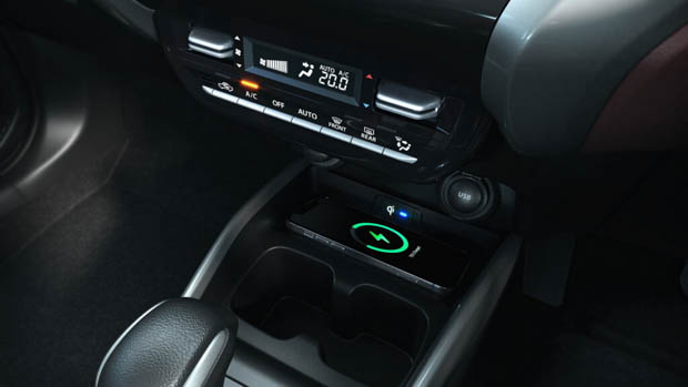 Suzuki Fronx 2023 wireless charging pad