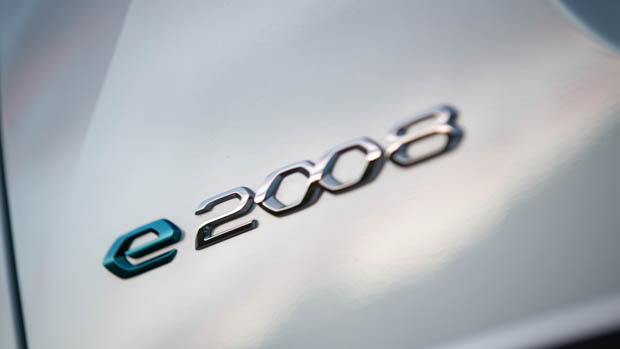 Peugeot e-2008 badge 2023