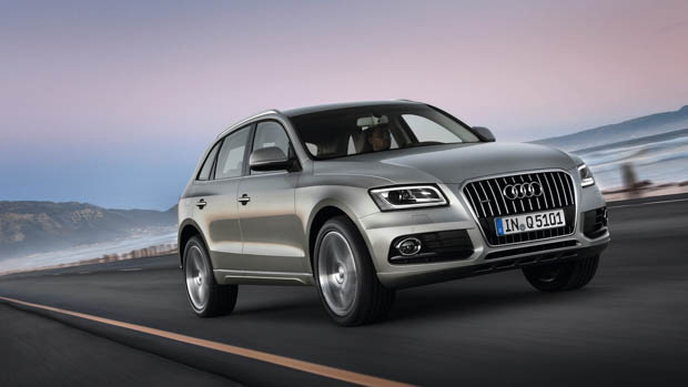 2013 Audi Q5 driving shot front 3/4