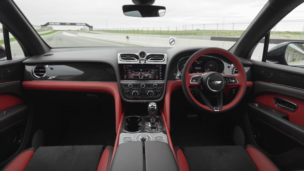 Bentley Bentayga S 2023 interior 2