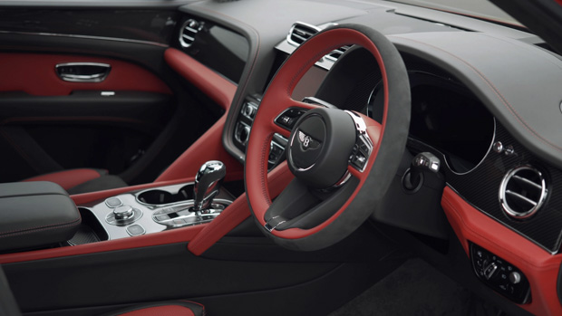 Bentley Bentayga S 2023 interior side