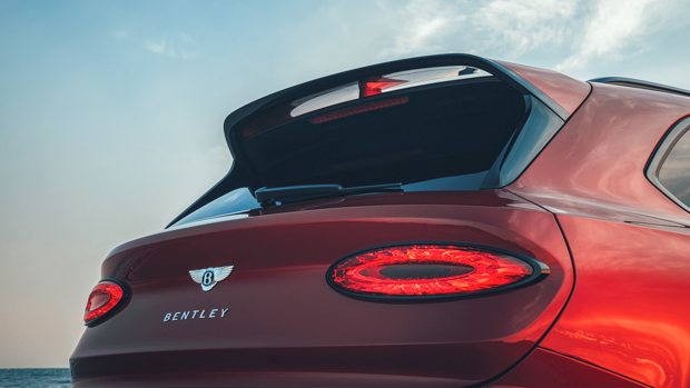 Bentley Bentayga S 2023 rear close