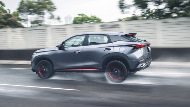 Chery Omoda 5 2023 driving rear
