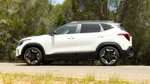 Kia Seltos GT-Line AWD 2022 side