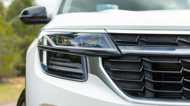 Kia Seltos GT-Line AWD 2022 headlight