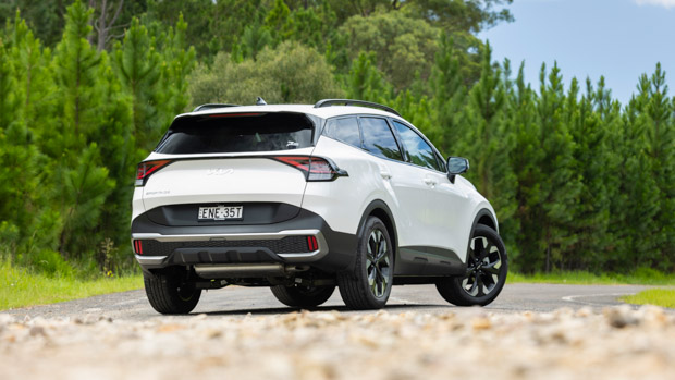 Kia Sportage GT-Line 1.6T 2023 rear 3/4