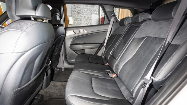 Kia Sportage GT-Line 1.6T 2023 back seats