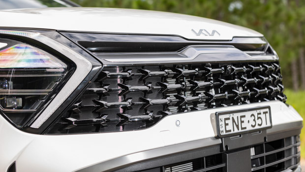 Kia Sportage GT-Line 1.6T 2023 front grille