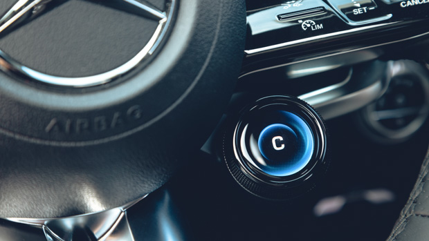 Mercedes-AMG C43 2023 steering wheel button