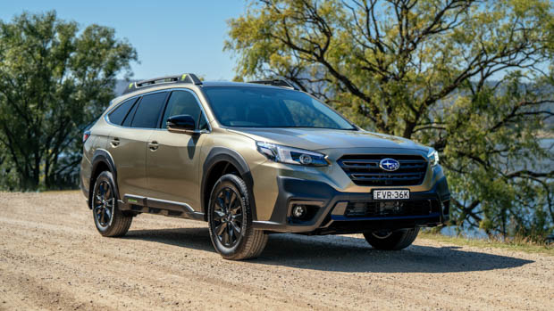 Subaru Outback XT Sport 2023 front 3/4 dirt