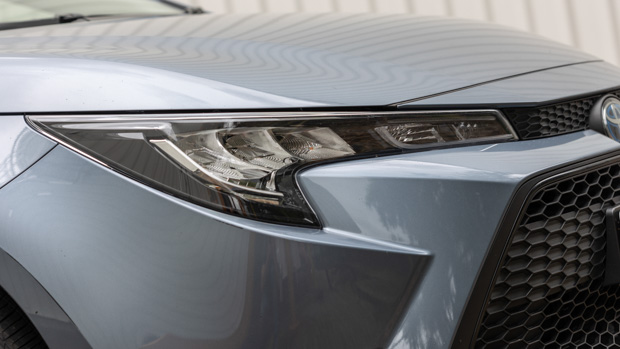 Toyota Corolla Ascent Sport Hybrid headlights