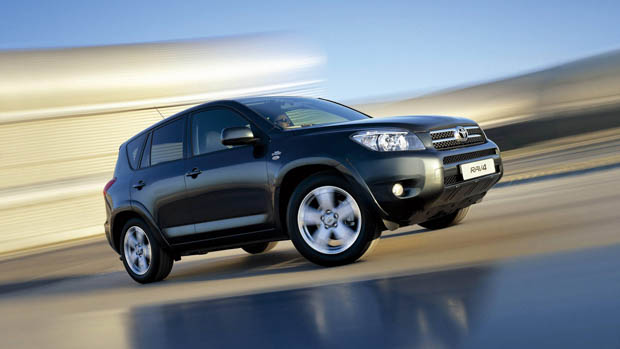 2006 Toyota RAV4 driving shot