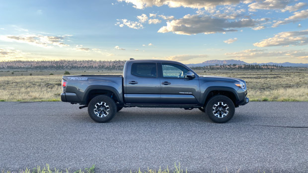 Toyota Tacoma 2023 side
