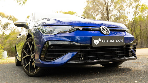 Volkswagen Golf R wagon 2022 front close