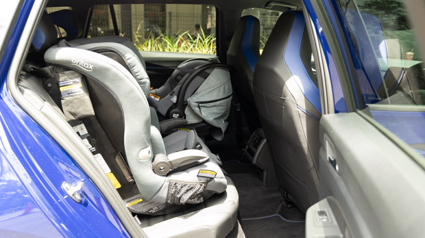 Volkswagen Golf R wagon 2022 baby seat