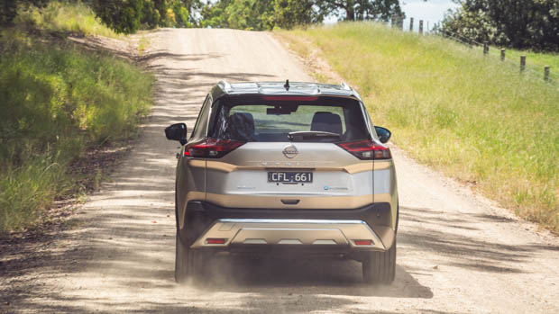 2023 Nissan X-Trail Ti-L E-Power dirt road driving