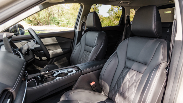 Nissan X-Trail Ti-L E-Power 2023 interior front seats