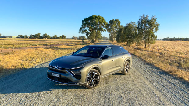 Citroen C5 X 2023 Curt front 3/4 hero