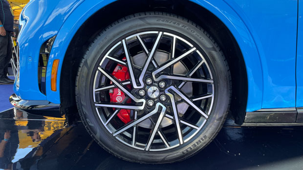 Ford Mustang Mach-E 2023 wheel studio