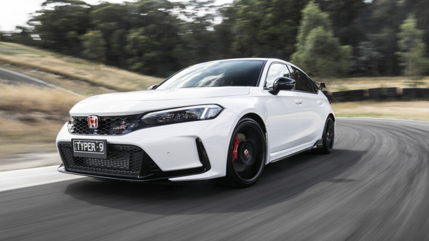 Honda Civic Type R 2023 front 3/4 track