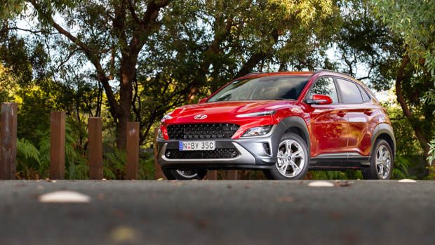 Hyundai Kona Elite 2022 front 3/4 far
