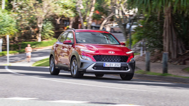Hyundai Kona Elite 2022 front driving