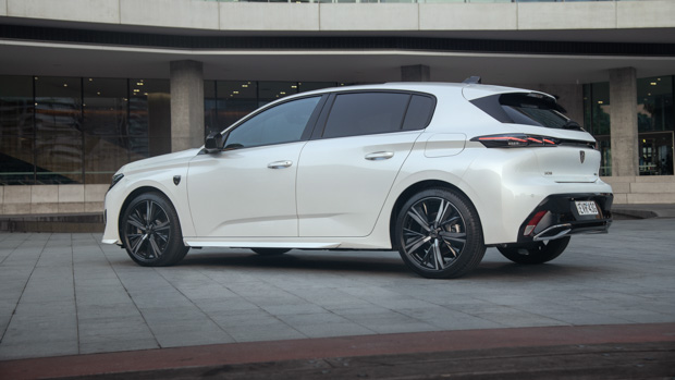 2023 Peugeot 308 PHEV rear 3/4