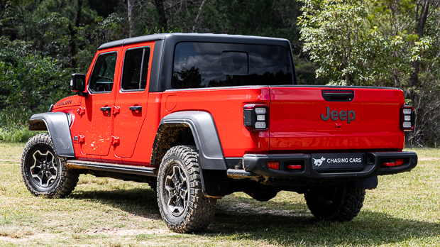 Jeep Gladiator Rubicon 2023 rear 3/4