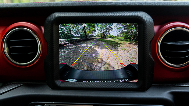 Jeep Gladiator Rubicon 2023 touchscreen camera