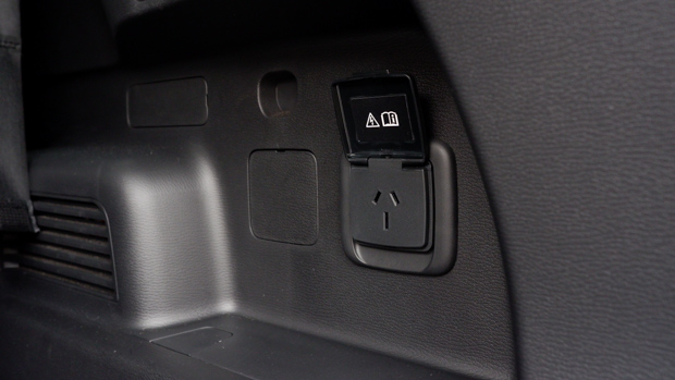 Mitsubishi Outlander Aspire PHEV 2022 plug