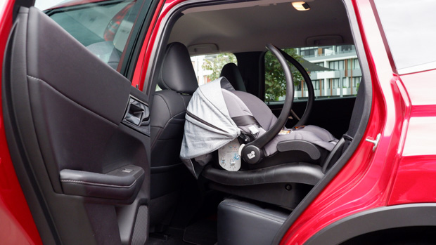 Mitsubishi Outlander Aspire PHEV 2022 baby seat