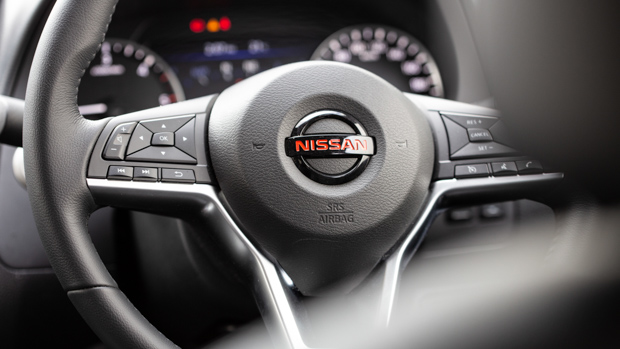 Nissan Navara Pro-4X 2022 steering wheel