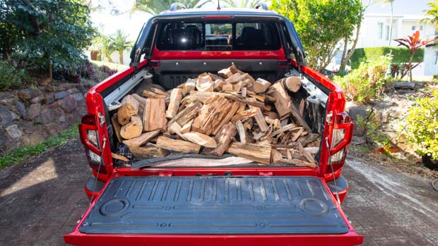 Nissan Navara Pro-4X 2022 tray full