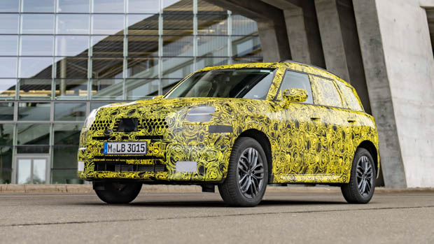 2023 Mini Countryman electric front 3/4