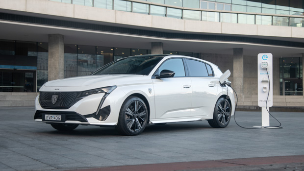 Peugeot 308 GT Sport PHEV 2023 charging