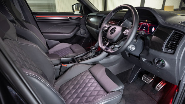 Skoda Kodiaq Sportline 2023 front seats
