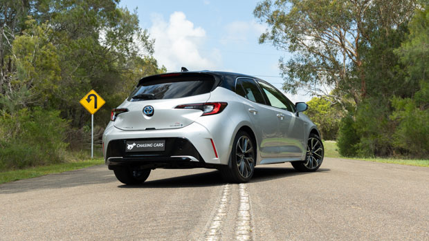 Toyota Corolla ZR Hybrid 2023 rear 3/4