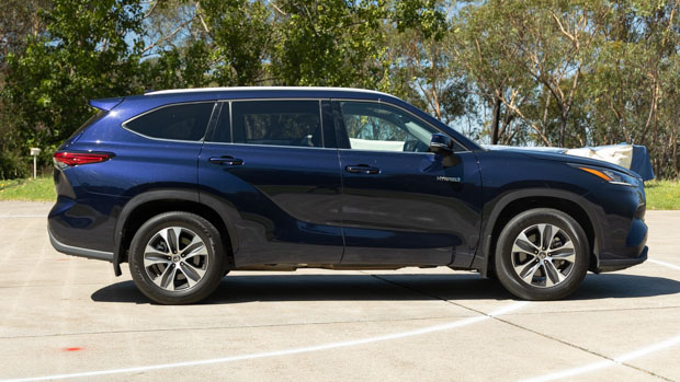 Toyota Kluger GXL Hybrid 2023 side