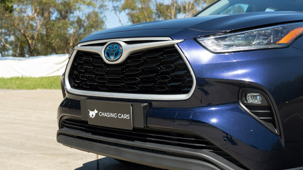 Toyota Kluger GXL Hybrid 2023 grille