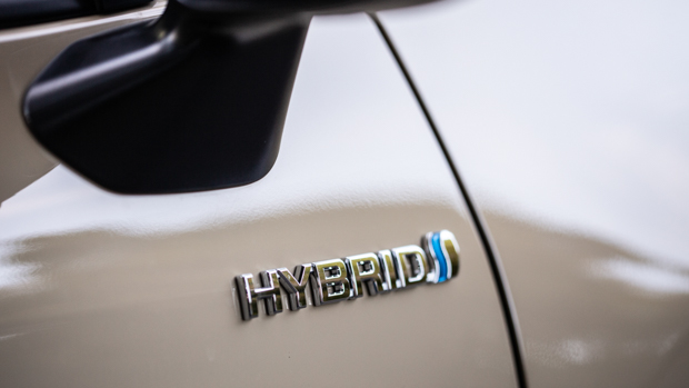 Toyota Yaris Cross GXL Hybrid AWD 2022 badge 4