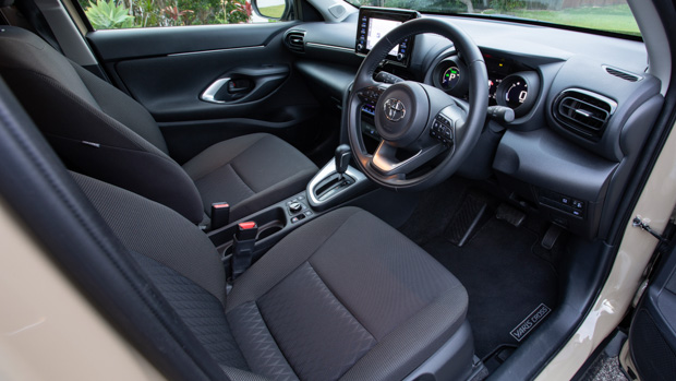 Toyota Yaris Cross GXL Hybrid AWD 2022 interior