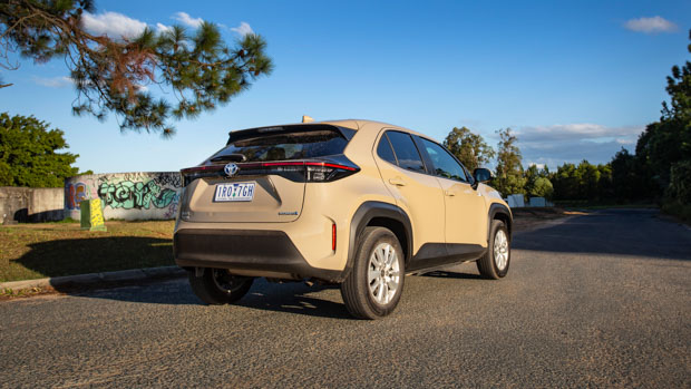 Toyota Yaris Cross GXL Hybrid AWD 2022 rear 3/4 street