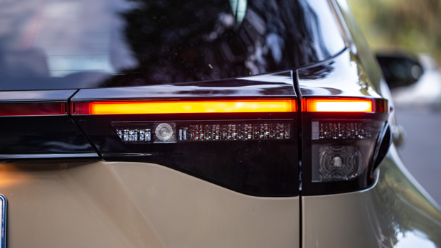 Toyota Yaris Cross GXL Hybrid AWD 2022 taillight